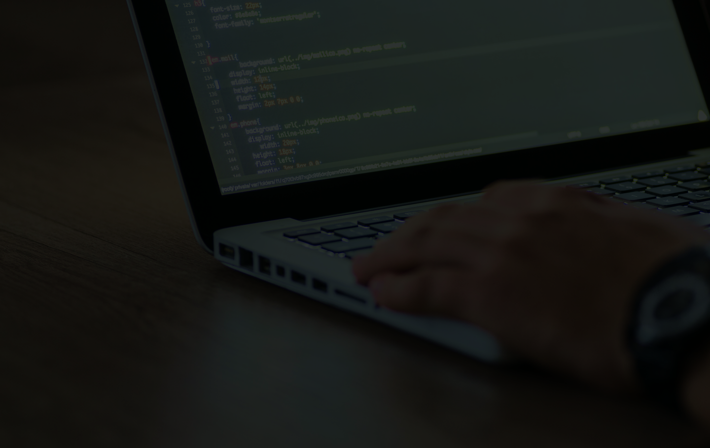 Background for UX/UI services for <span class='text-scream-primary'>software companies</span>